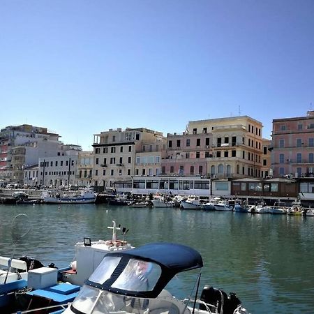 Christy Suite Elegante Appartamento Nel Centro Storico Di آنسيو المظهر الخارجي الصورة
