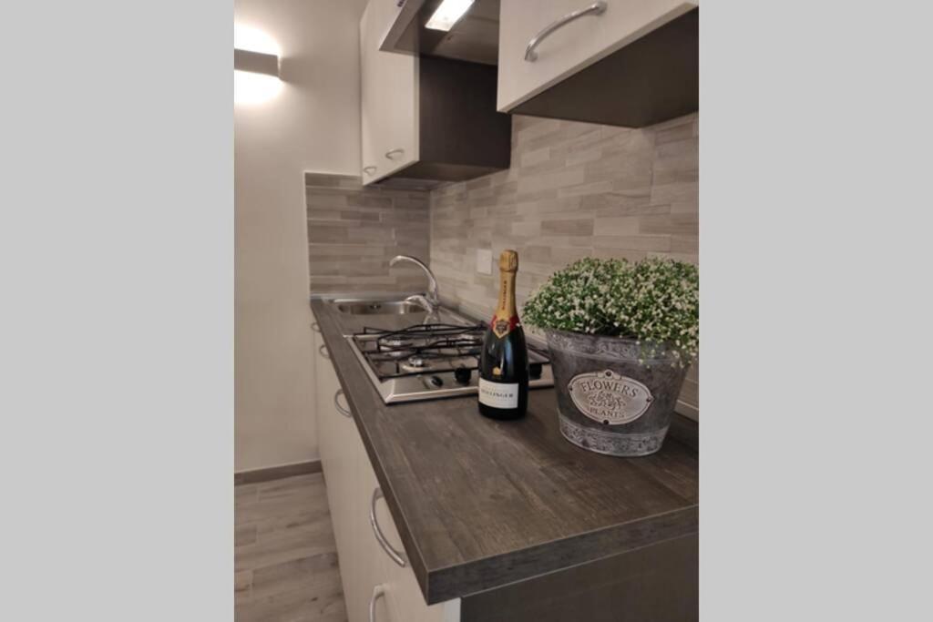 Christy Suite Elegante Appartamento Nel Centro Storico Di آنسيو المظهر الخارجي الصورة