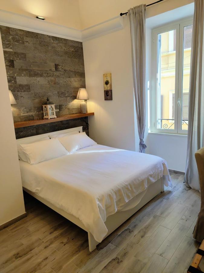 Christy Suite Elegante Appartamento Nel Centro Storico Di آنسيو المظهر الخارجي الصورة